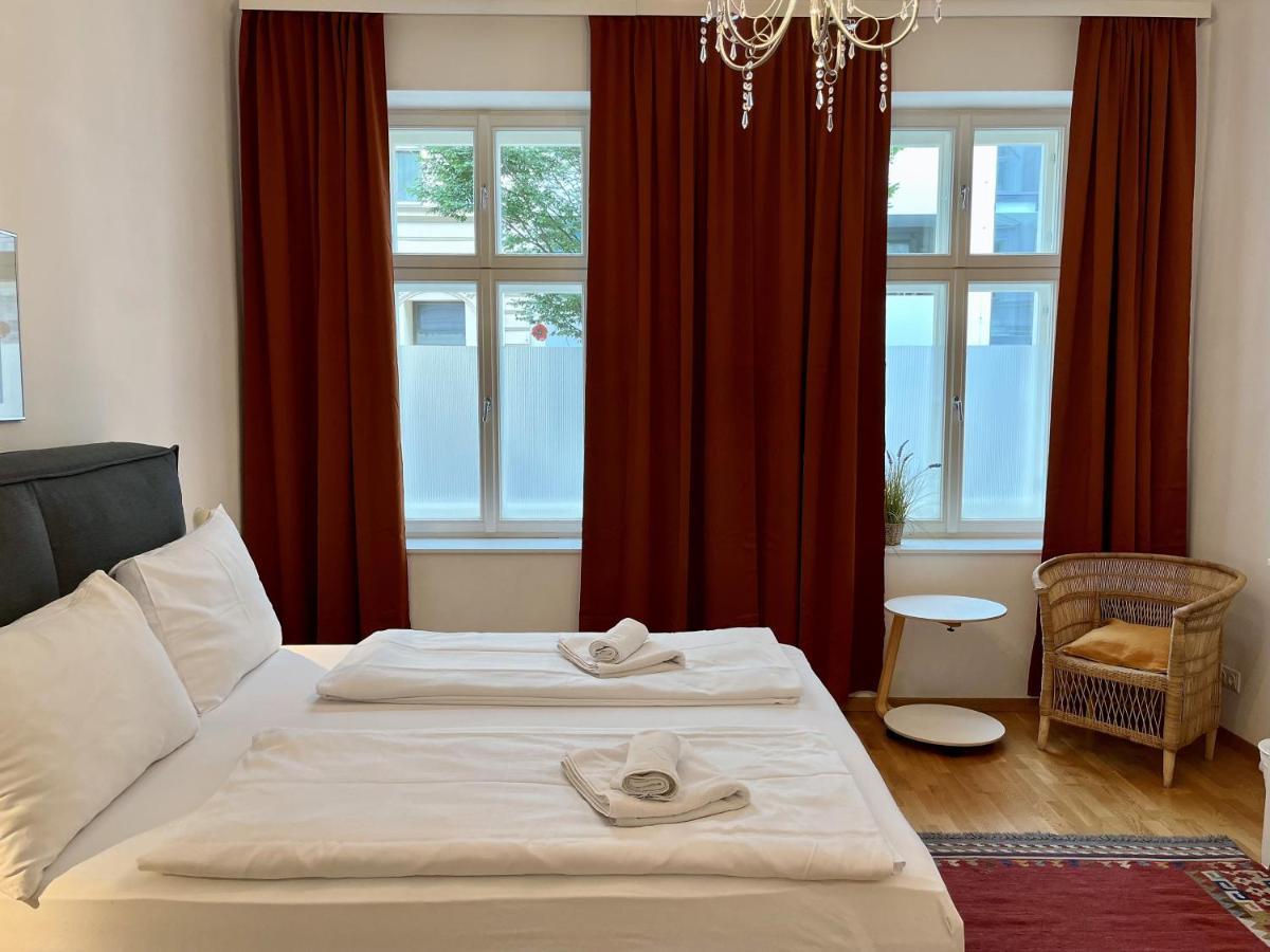 Casa Nostra - Zentrale Wohnung am Augarten Wina Bagian luar foto