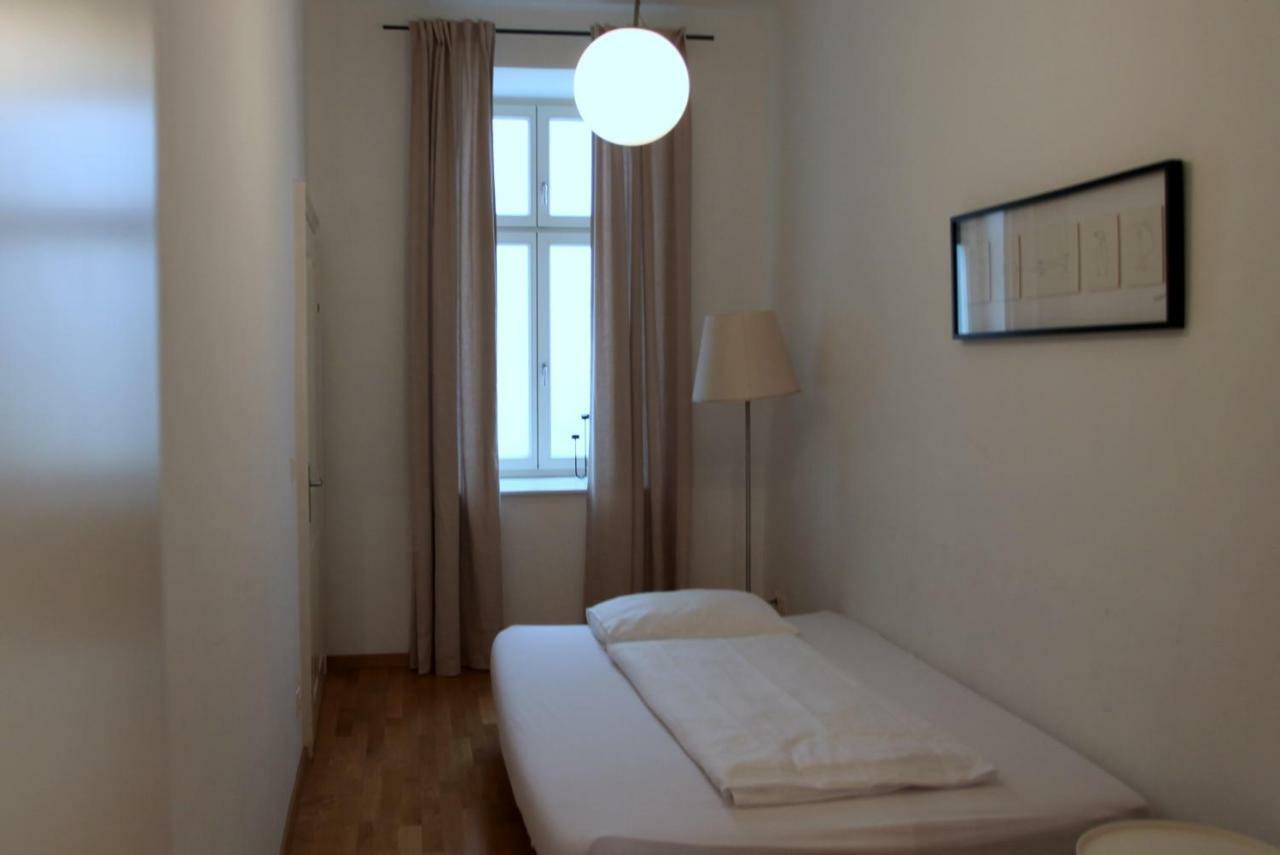 Casa Nostra - Zentrale Wohnung am Augarten Wina Bagian luar foto